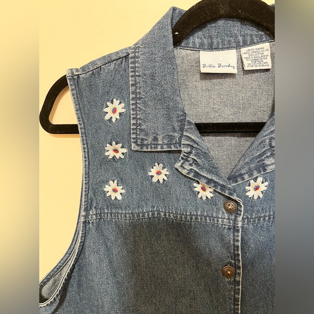 Vintage 90’s Bobbie Brooks Denim Vest L Embroidered Floral Cotton Festival - Picture 2 of 9